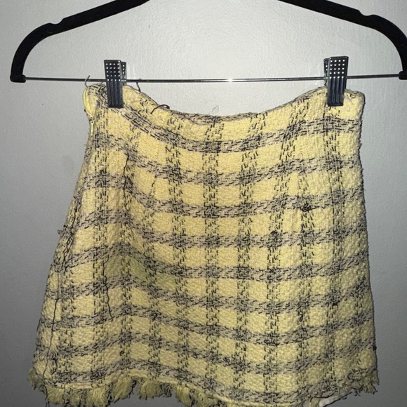Zara Yellow Tweed Mini Skirt - Picture 3 of 3